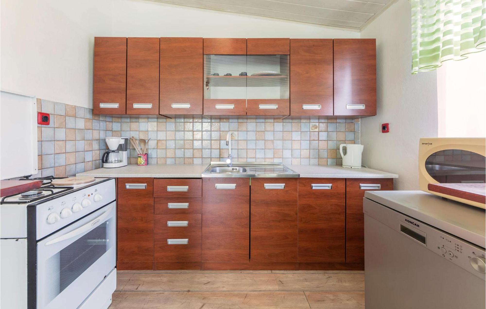 3 Bedroom Gorgeous Apartment In Marčana Екстериор снимка